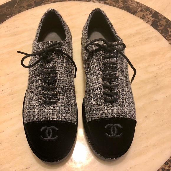 Brand New Auth Chanel Grey Tweed CC Logo Chain Around Lace Up Loafer Size 38.5 - Picture 3 of 11